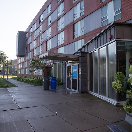 Humber College Lakeshore Campus Residence トロント エクステリア 写真