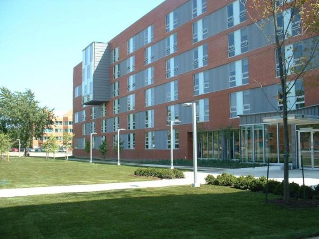 Humber College Lakeshore Campus Residence トロント エクステリア 写真