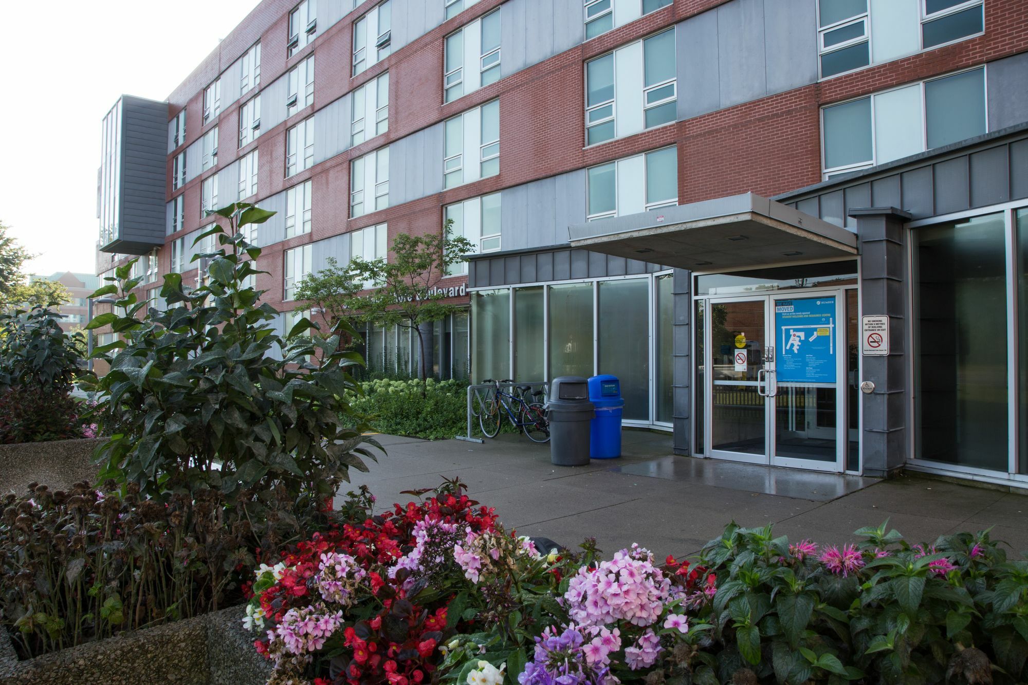 Humber College Lakeshore Campus Residence トロント エクステリア 写真