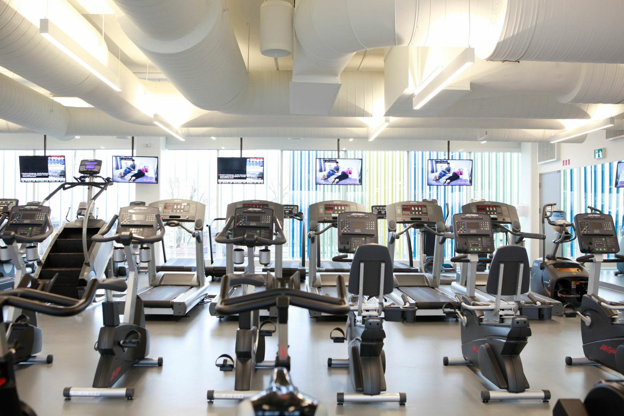 Humber College Lakeshore Campus Residence トロント エクステリア 写真